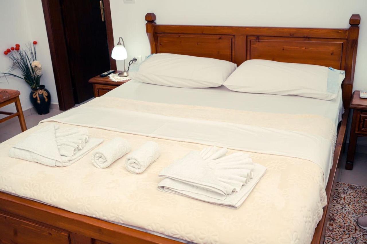 Cico Hostel &Private Room Gjirokastra Kültér fotó